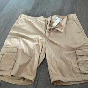 NWT men’s Eddie Bauer cargo shorts